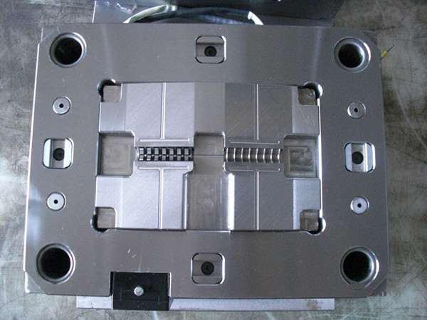 模具熱處理工件.jpg 模具熱處理工件